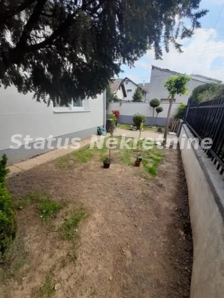 Prodaja, kuća, 157m², Salajka, Novi Sad Sve Podlokacije