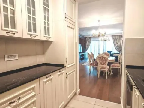 Izdavanje, trosoban stan, 96m², Đeram Pijaca, Beograd