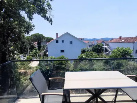 Izdavanje, stan, 49m², Tivat, Crna Gora - image 1