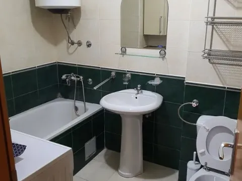 Prodaja, trosoban stan, 105m², Blok 6, Podgorica - image 5