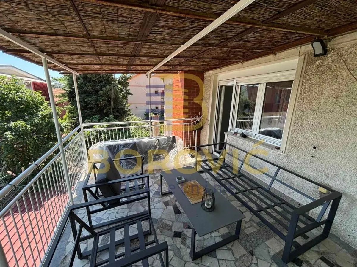 Izdavanje, trosoban stan, 100m², Autokomanda, Voždovac Sve Podlokacije