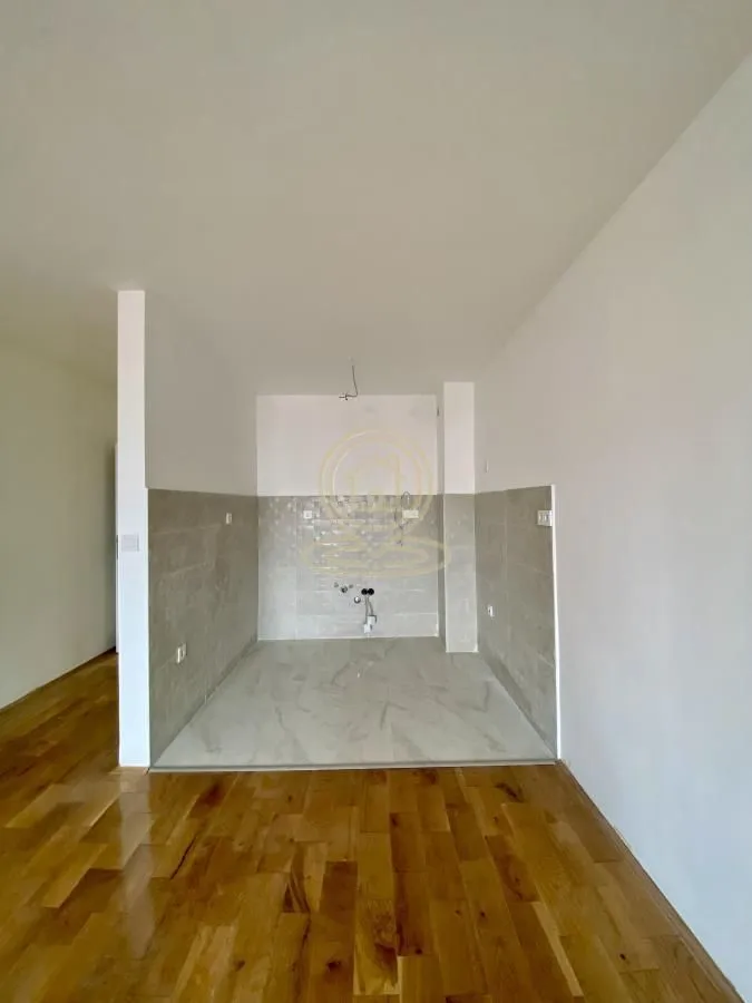 Prodaja, četvorosoban stan, 95m², Crveni Pevac, Niš