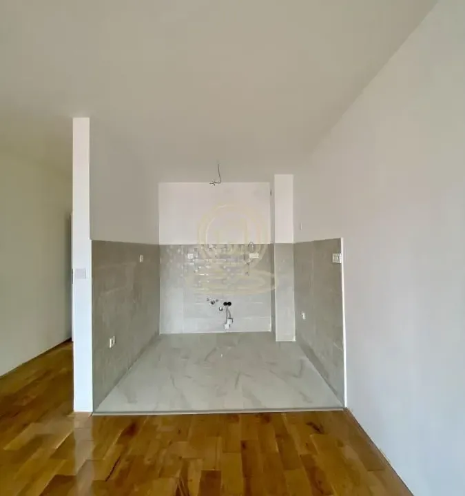 Prodaja, četvorosoban stan, 95m², Crveni Pevac, Niš