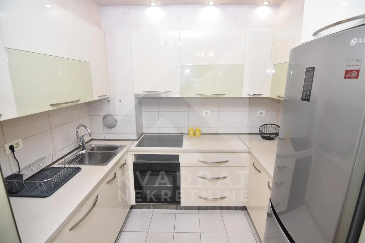 Izdavanje, jednosoban stan, 50m², City Kvart, Podgorica