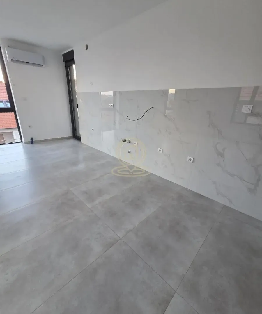 Sale, three bedroom apartment, 74m², Medijana, Niš