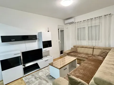 Izdavanje, jednosoban stan, 45m², Tuški Put, Podgorica - image 4