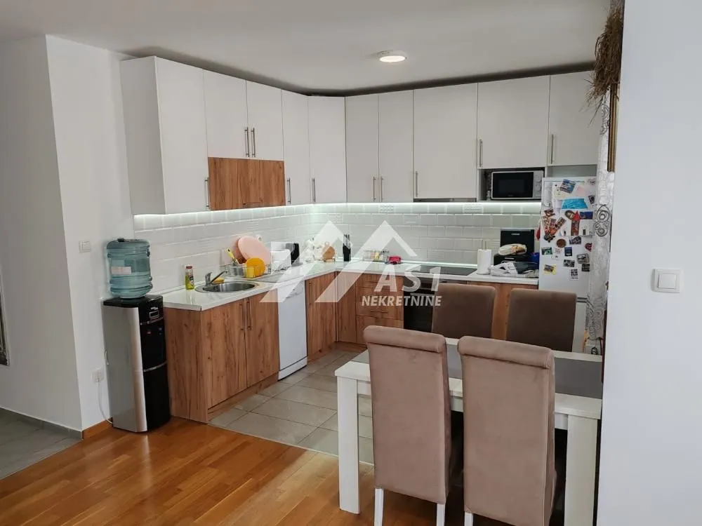 Prodaja, četvorosoban stan, 80m², Veternička rampa, Novi Sad Sve Podlokacije