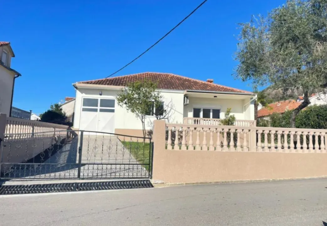 Sale, house, 118m², Tivat, Crna Gora