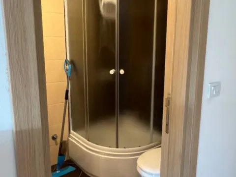 Izdavanje, jednosoban stan, 50m², Kalimanj, Tivat - image 10