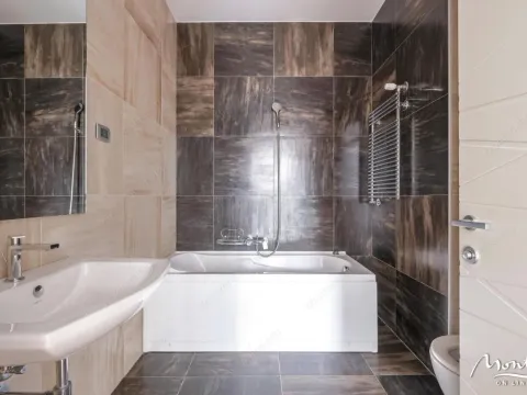 Sale, one bedroom apartment, 87m², Budva, Crna Gora - image 17