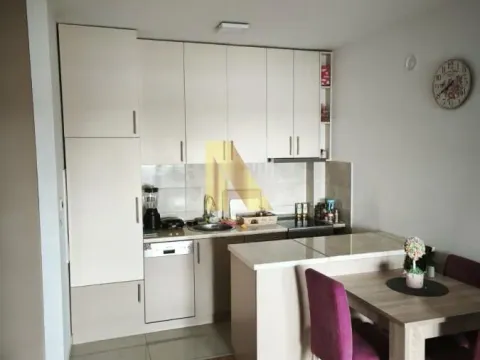 Izdavanje, dvosoban stan, 38m², Sajmište, Novi Sad - image 4
