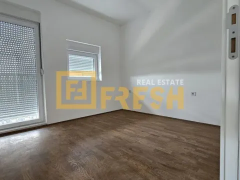 Prodaja, jednosoban stan, 42m², Krivi Most, Podgorica - image 2