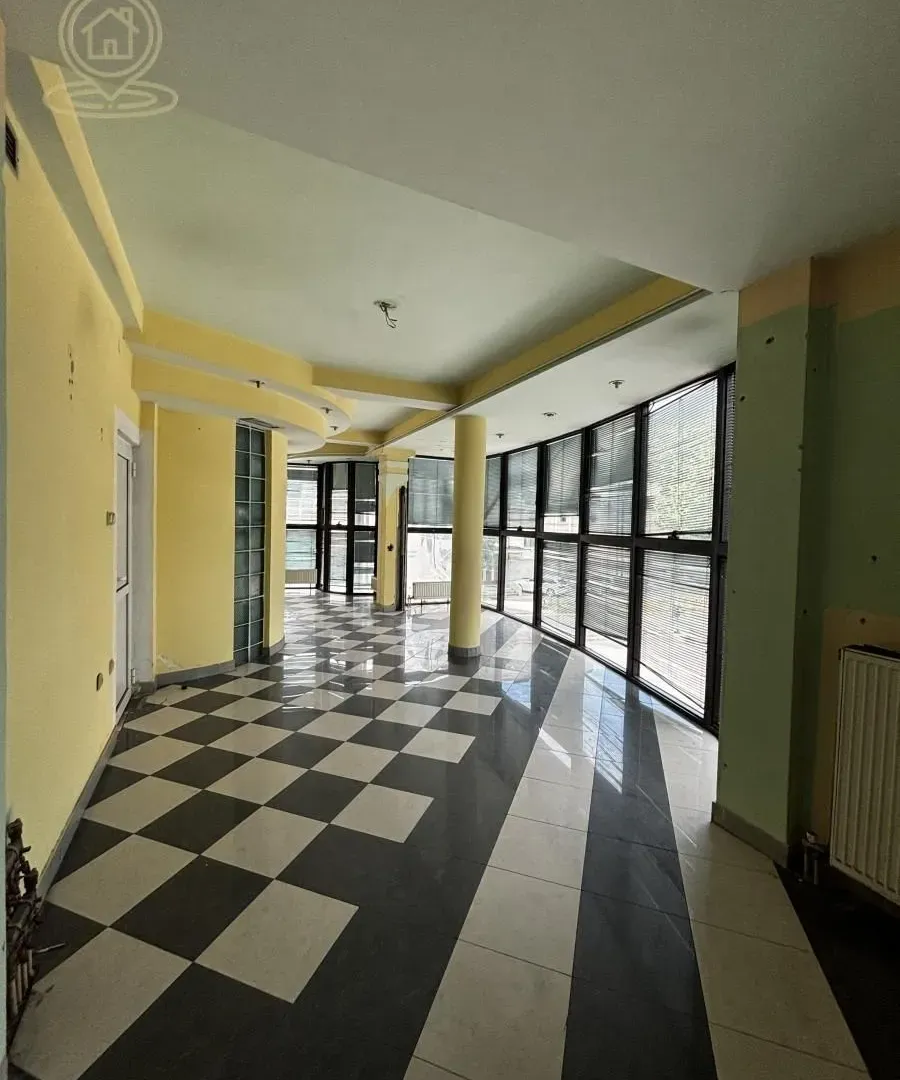 Rent, office space, 450m², Marger, Niš