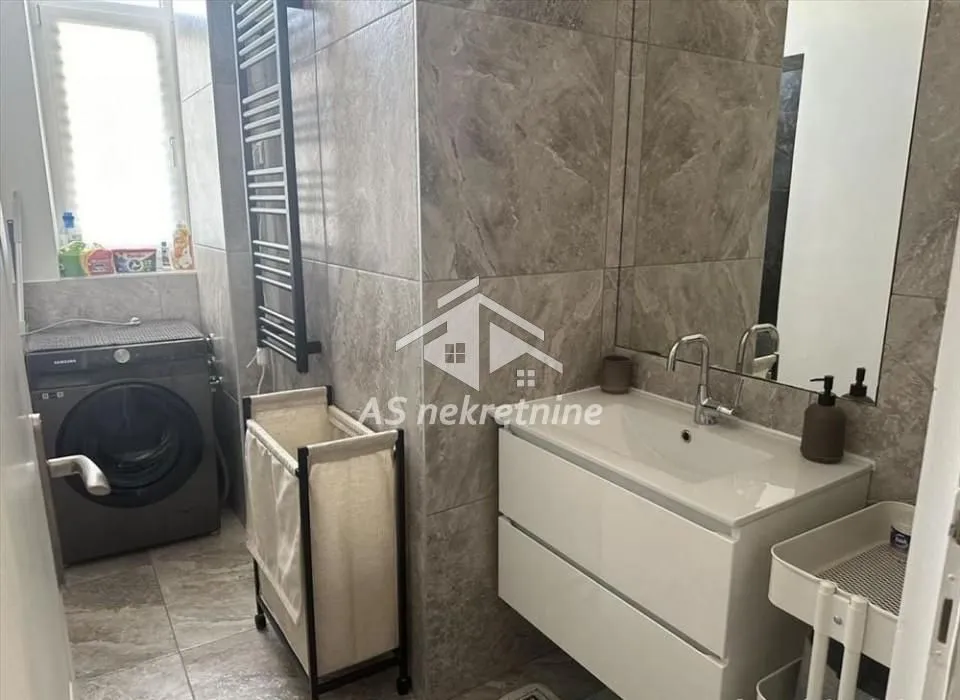 Izdavanje, stan, 57m², Zemun Kej, Zemun Sve Podlokacije