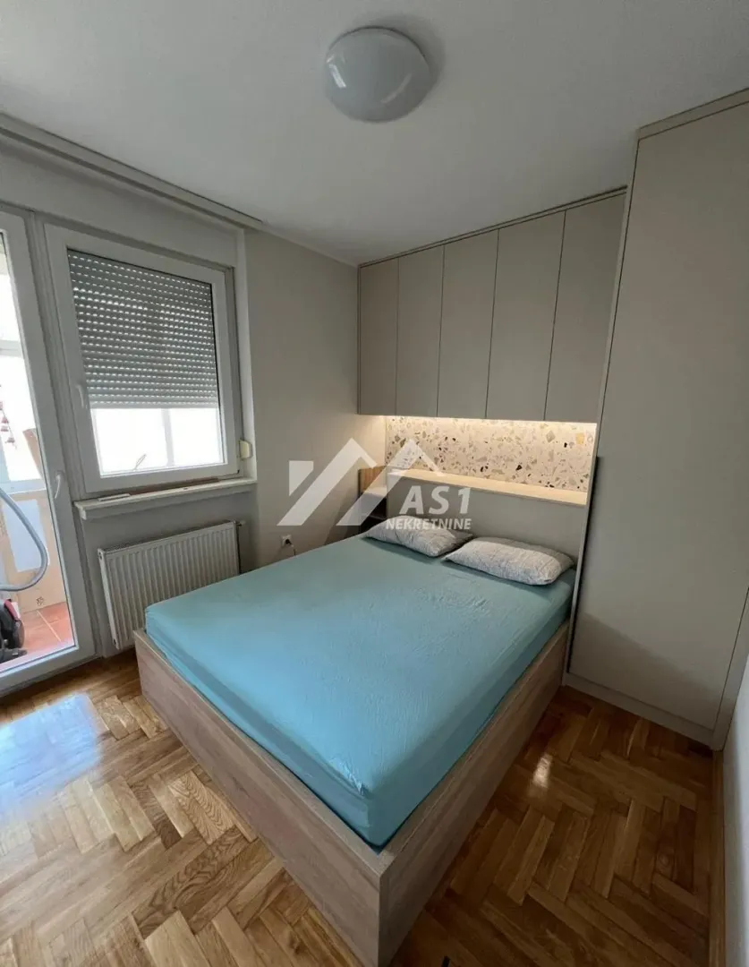 Izdavanje, jednosoban stan, 42m², Bulevar Oslobodjenja, Novi Sad Sve Podlokacije