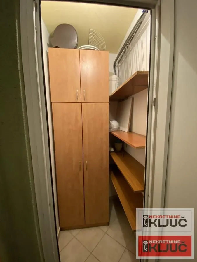 Izdavanje, garsonjera, 29m², Grbavica, Novi Sad Sve Podlokacije