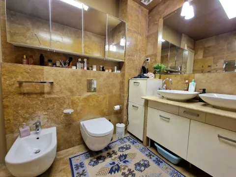 Izdavanje, dvosoban stan, 85m², Budva, Crna Gora - image 13