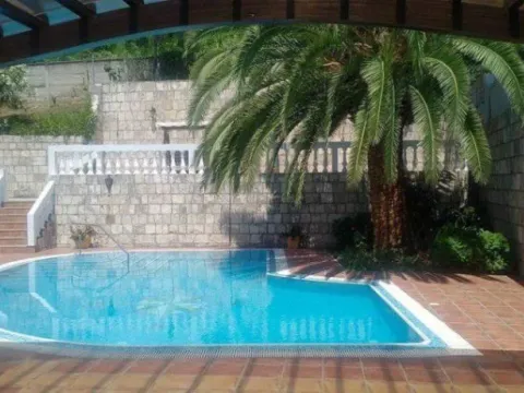 Sale, hospitality venue, 559m², Petrovac, Budva