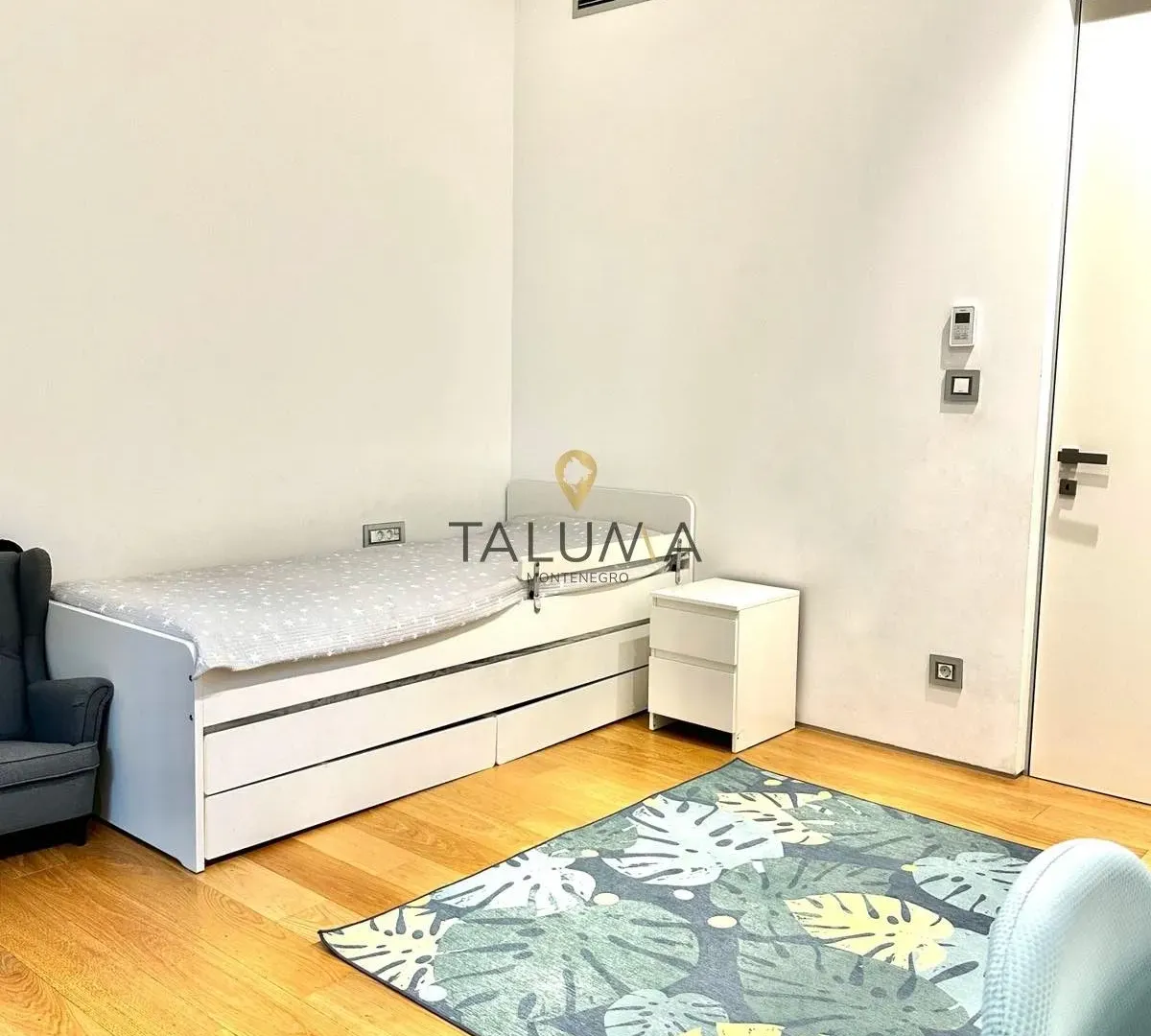Prodaja, dvosoban stan, 159m², Centar, Budva