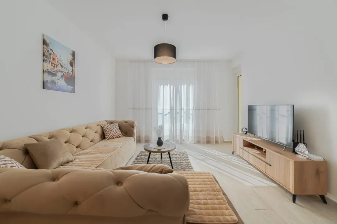Rent, one bedroom apartment, 57m², Bečići, Budva