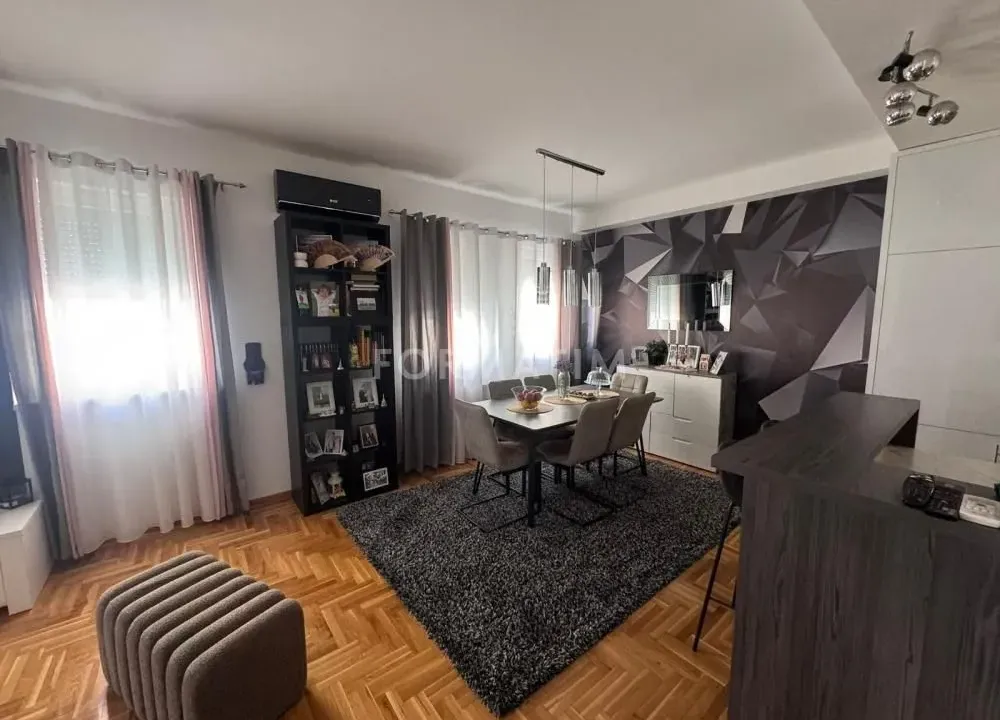 Prodaja, trosoban stan, 70m², Vojvode Vlahovica, Beograd
