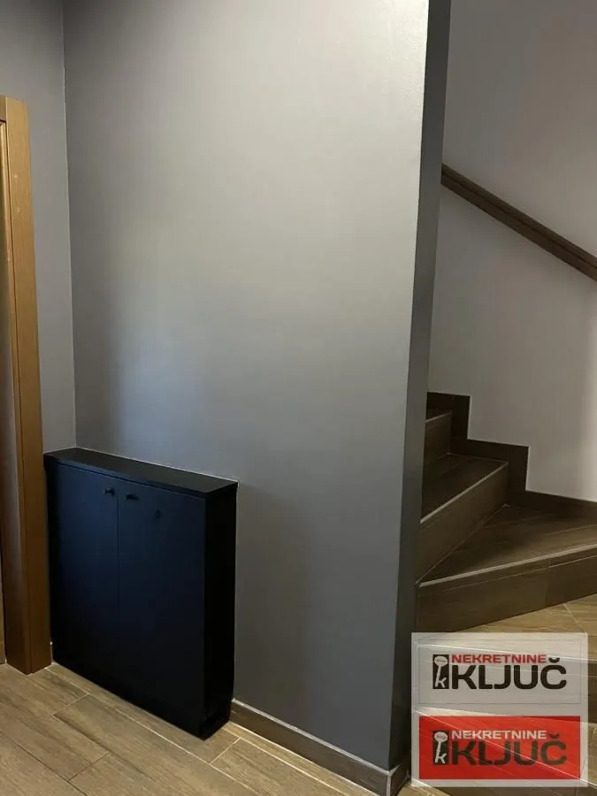 Prodaja, četvorosoban stan, 73m², Alibegovac, Petrovaradin
