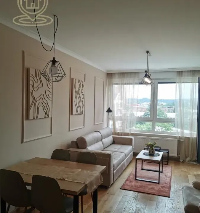 Izdavanje, dvosoban stan, 45m², Centar, Novi Sad
