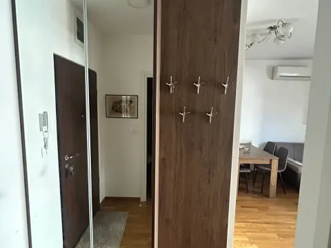 Rent, one bedroom apartment, 44m², City Kej, Podgorica - image 5
