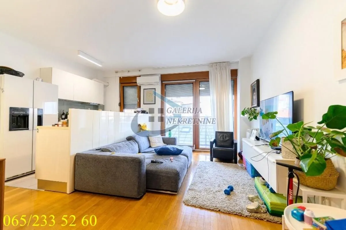 Prodaja, trosoban stan, 65m², Cvetni Trg, Vračar Sve Podlokacije