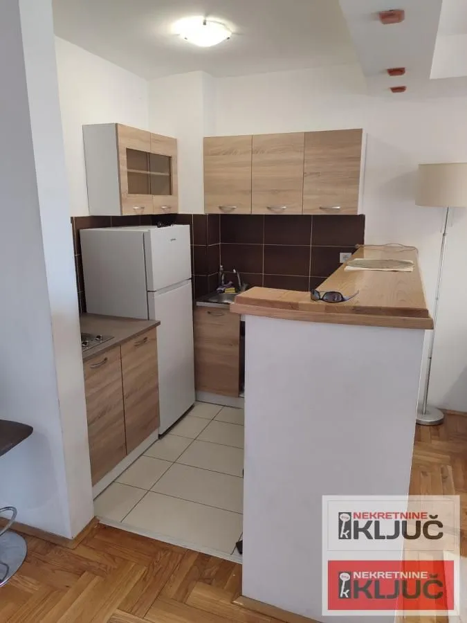 Prodaja, jednosoban stan, 37m², Grbavica, Novi Sad Sve Podlokacije