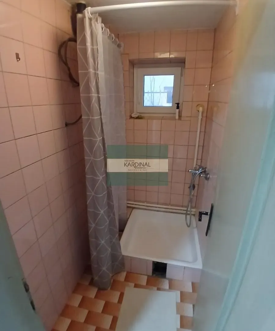 Prodaja, kuća, 379m², Trnava, Jagodina