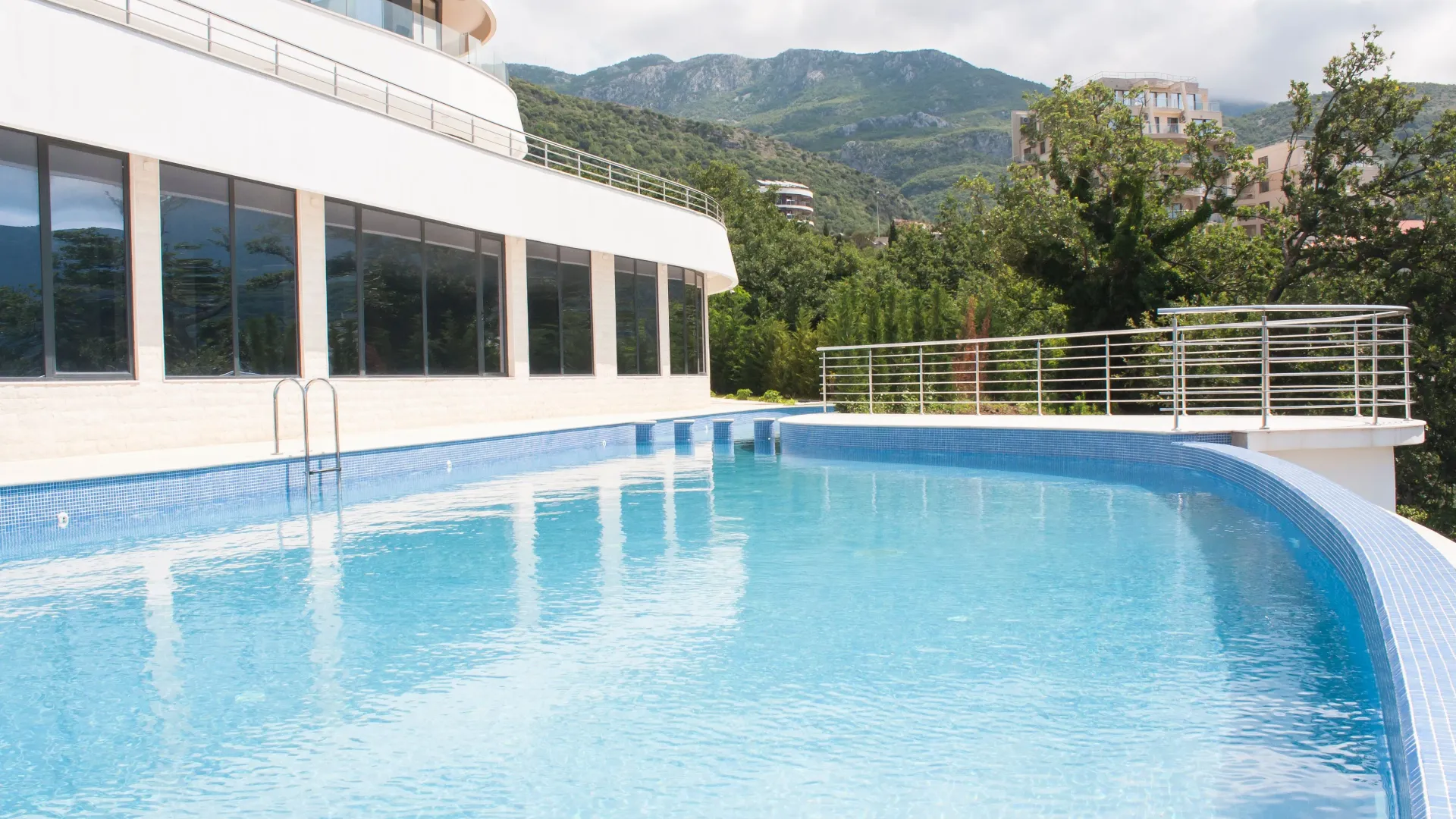Sale, one bedroom apartment, 98m², Bečići, Budva