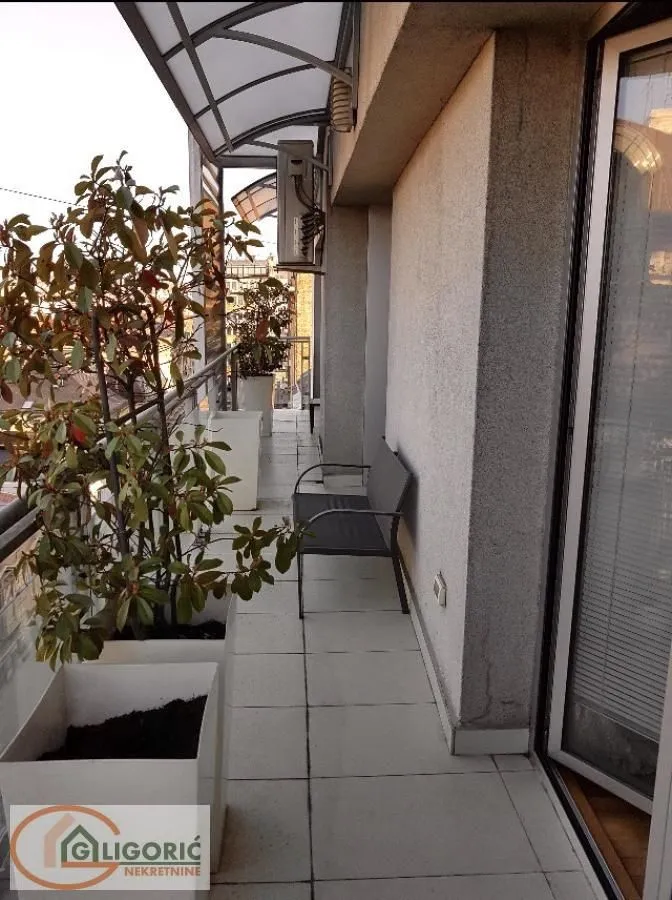 Izdavanje, trosoban stan, 122m², Stari Grad, Beograd