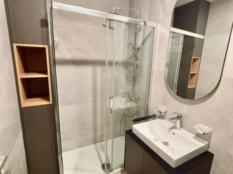 Izdavanje, jednosoban stan, 50m², Central Point, Podgorica - image 12