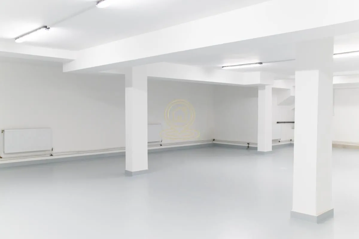 Izdavanje, poslovni prostor, 340m², Telep, Novi Sad Sve Podlokacije