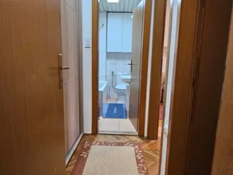 Izdavanje, dvosoban stan, 65m², Blok 9, Podgorica - image 11