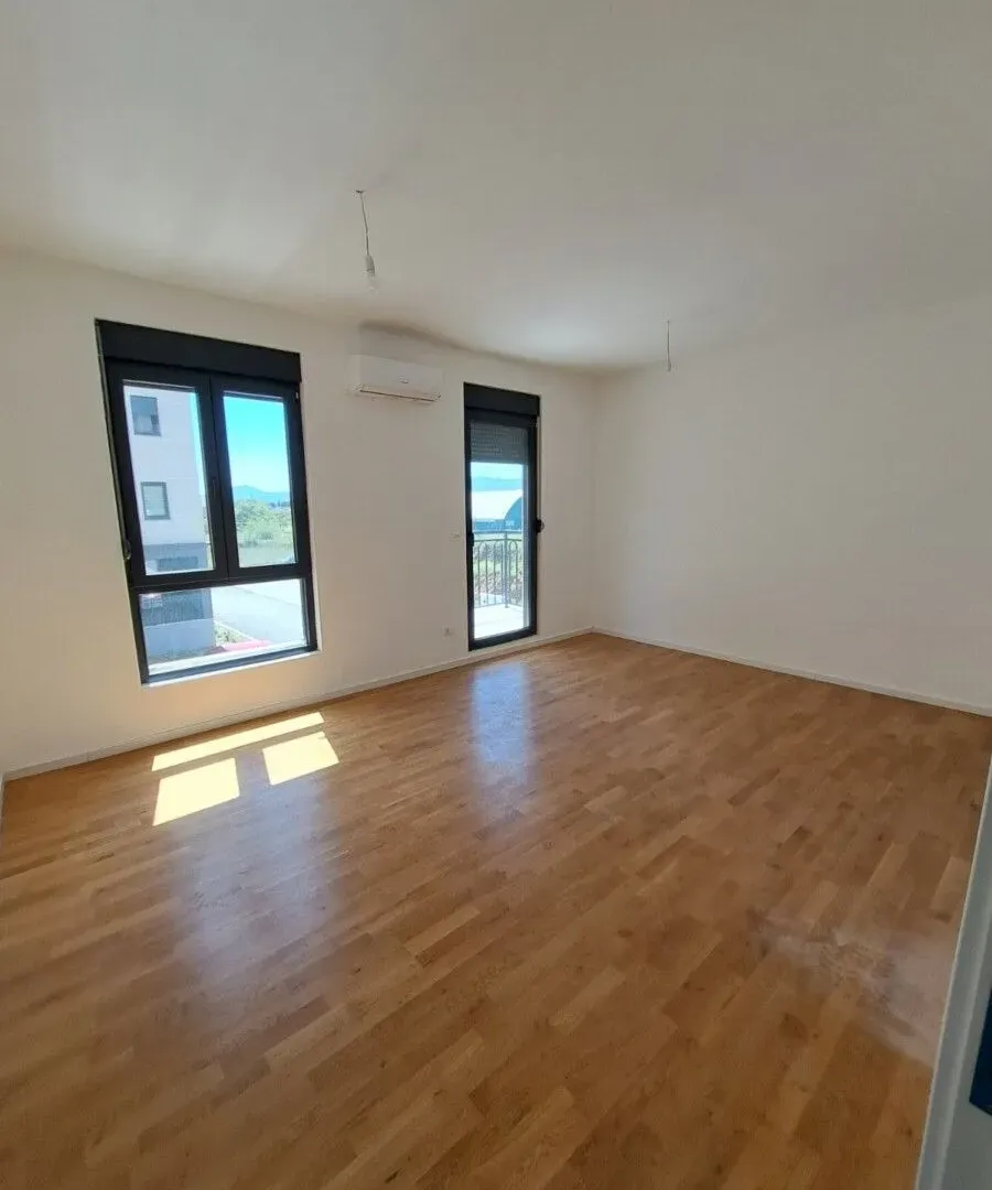Prodaja, dvosoban stan, 64m², Tološi, Podgorica