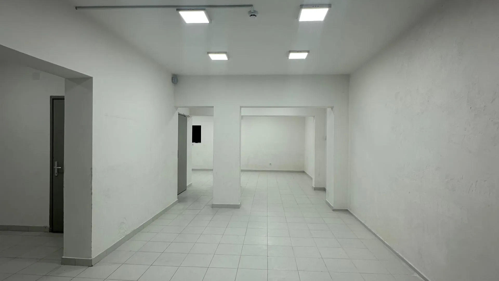 Rent, office space, 110m², Dumidran, Tivat