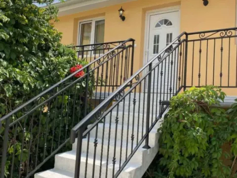 Izdavanje, trosoban stan, 110m², Gradiošnica, Tivat - image 7