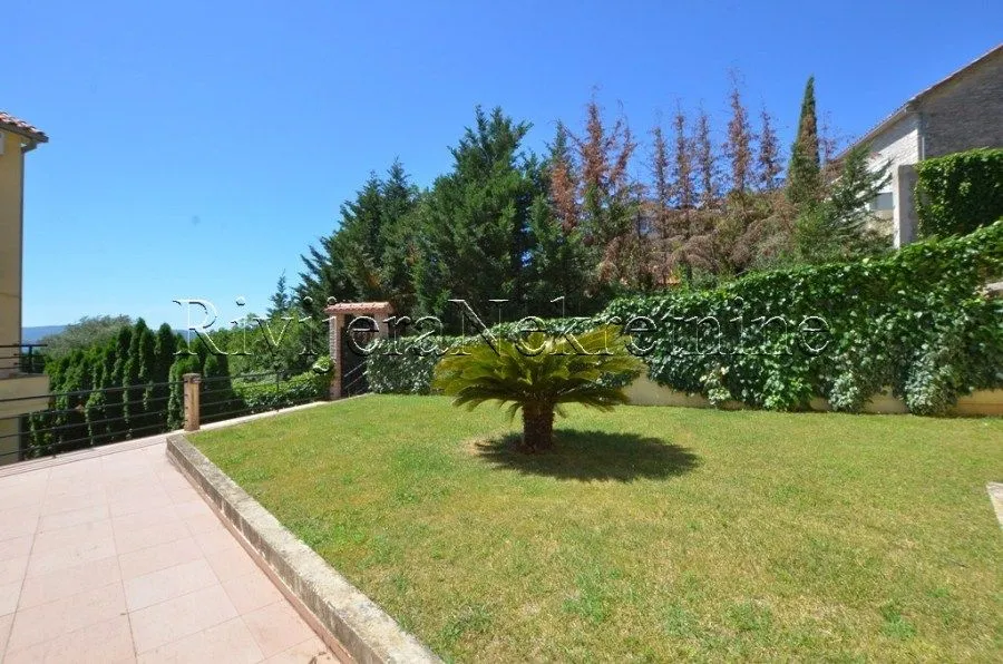 Prodaja, trosoban stan, 109m², Kamenari, Herceg Novi