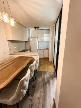 Izdavanje, dvosoban stan, 75m², Blok 6, Podgorica - image 13
