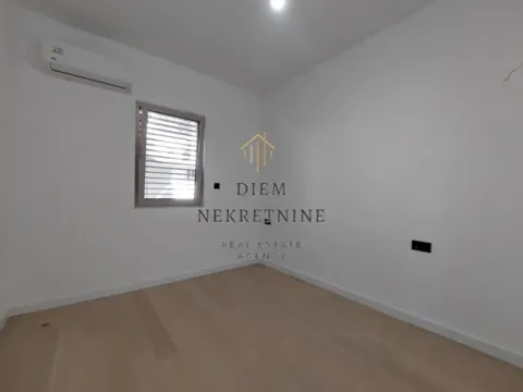 Sale, two bedroom apartment, 55m², Dobrota, Kotor - image 6