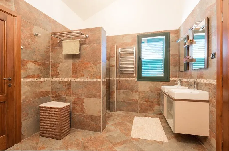Sale, house, 365m², Dobrota, Kotor