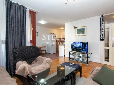 Prodaja, dvosoban stan, 67m², Blok 5, Podgorica - image 1