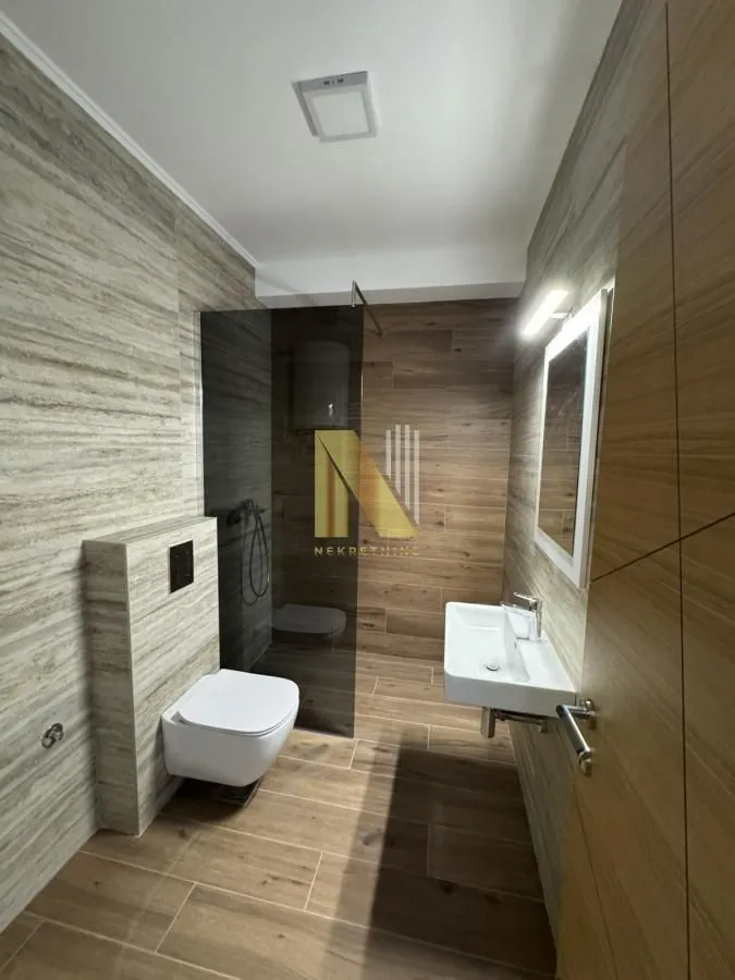 Izdavanje, garsonjera, 33m², Bulevar Oslobodjenja, Novi Sad Sve Podlokacije