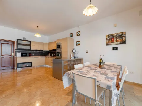 Sale, house, 416m², Utjeha, Bar - image 10