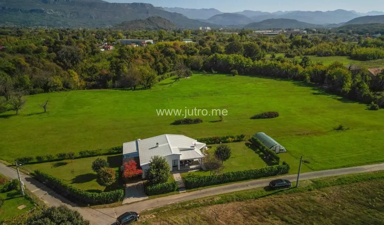 Izdavanje, kuća, 200m², Gorica, Danilovgrad