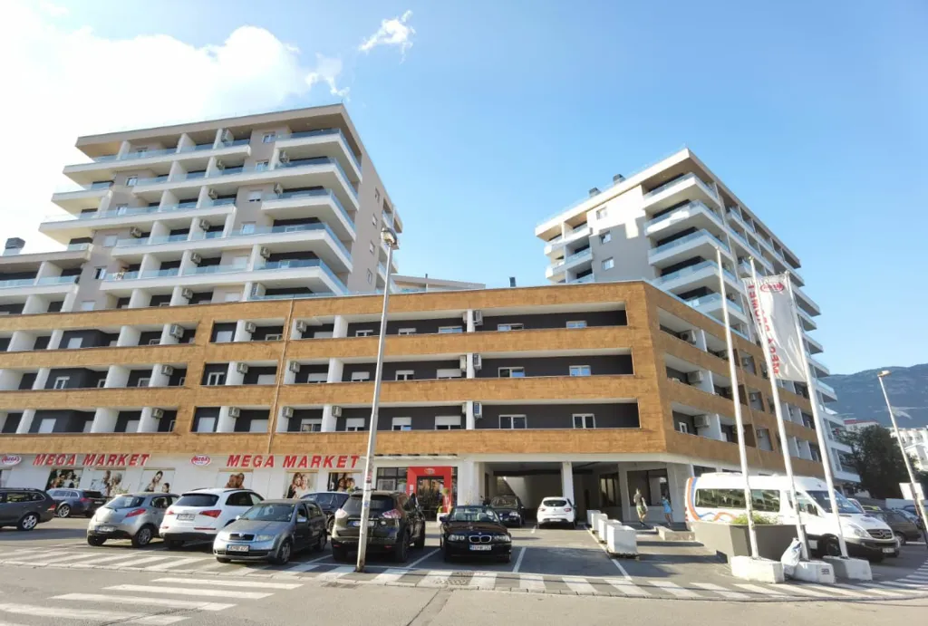 Rent, one bedroom apartment, 50m², Bijeli Do, Budva