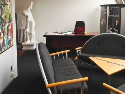 Rent, office space, 180m², Stari grad, Novi Sad - image 10