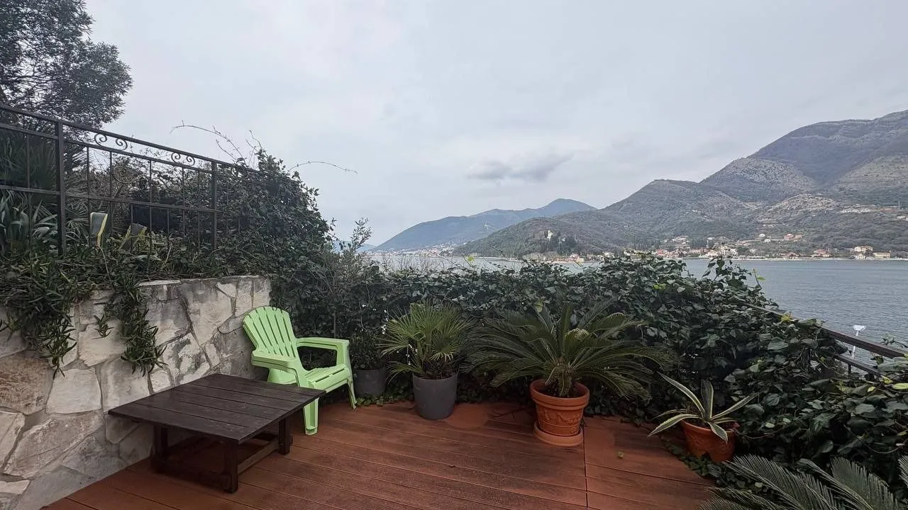 Prodaja, trosoban stan, 180m², Lepetani, Tivat